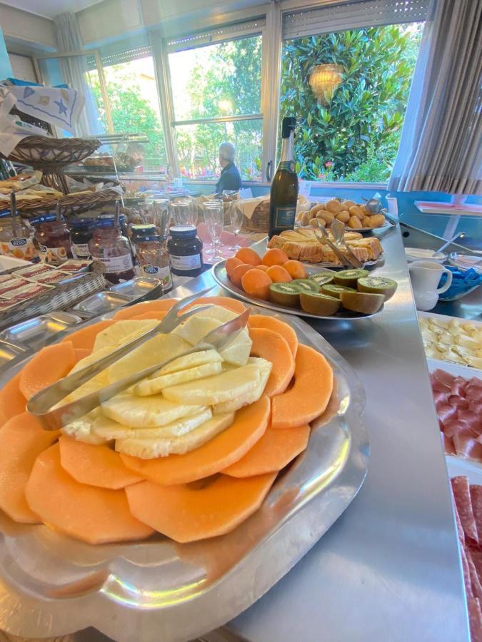Hotel Tilly Чезенатіко Екстер'єр фото