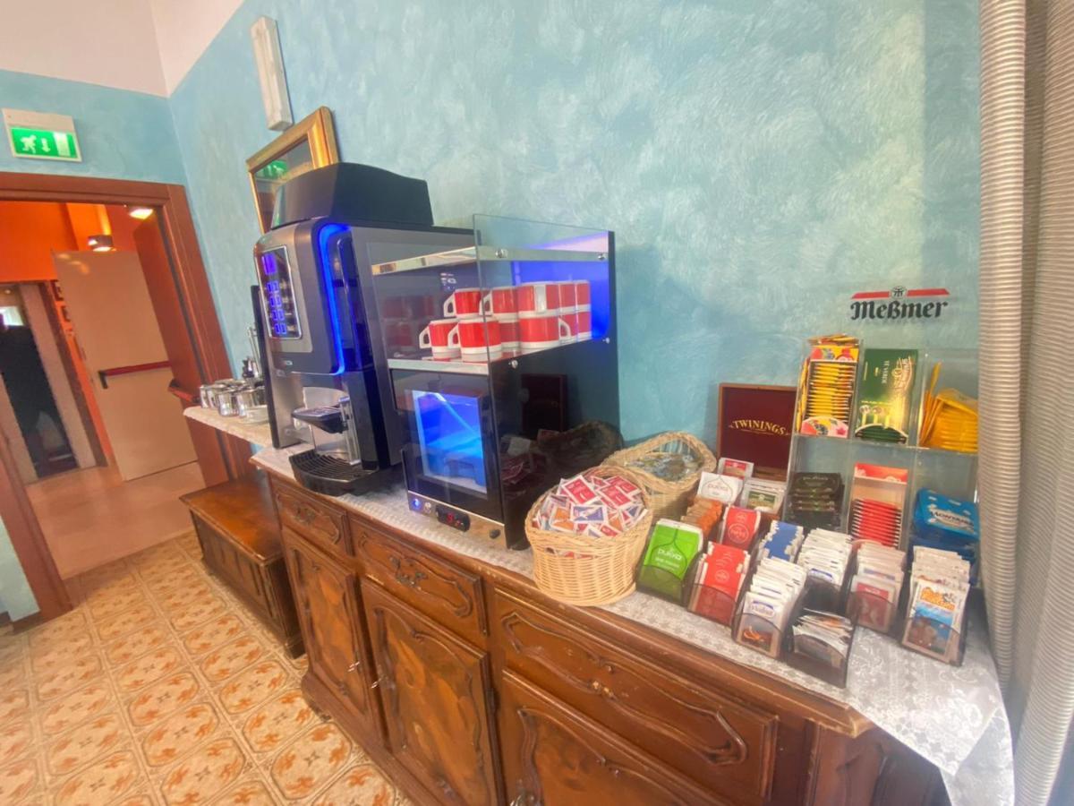 Hotel Tilly Чезенатіко Екстер'єр фото