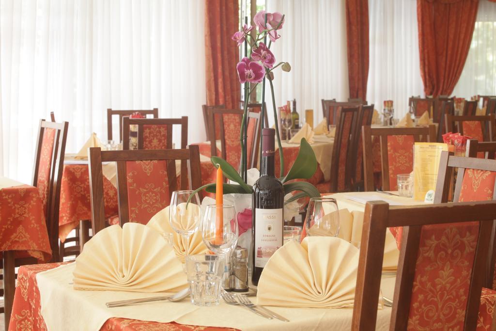 Hotel Tilly Чезенатіко Екстер'єр фото