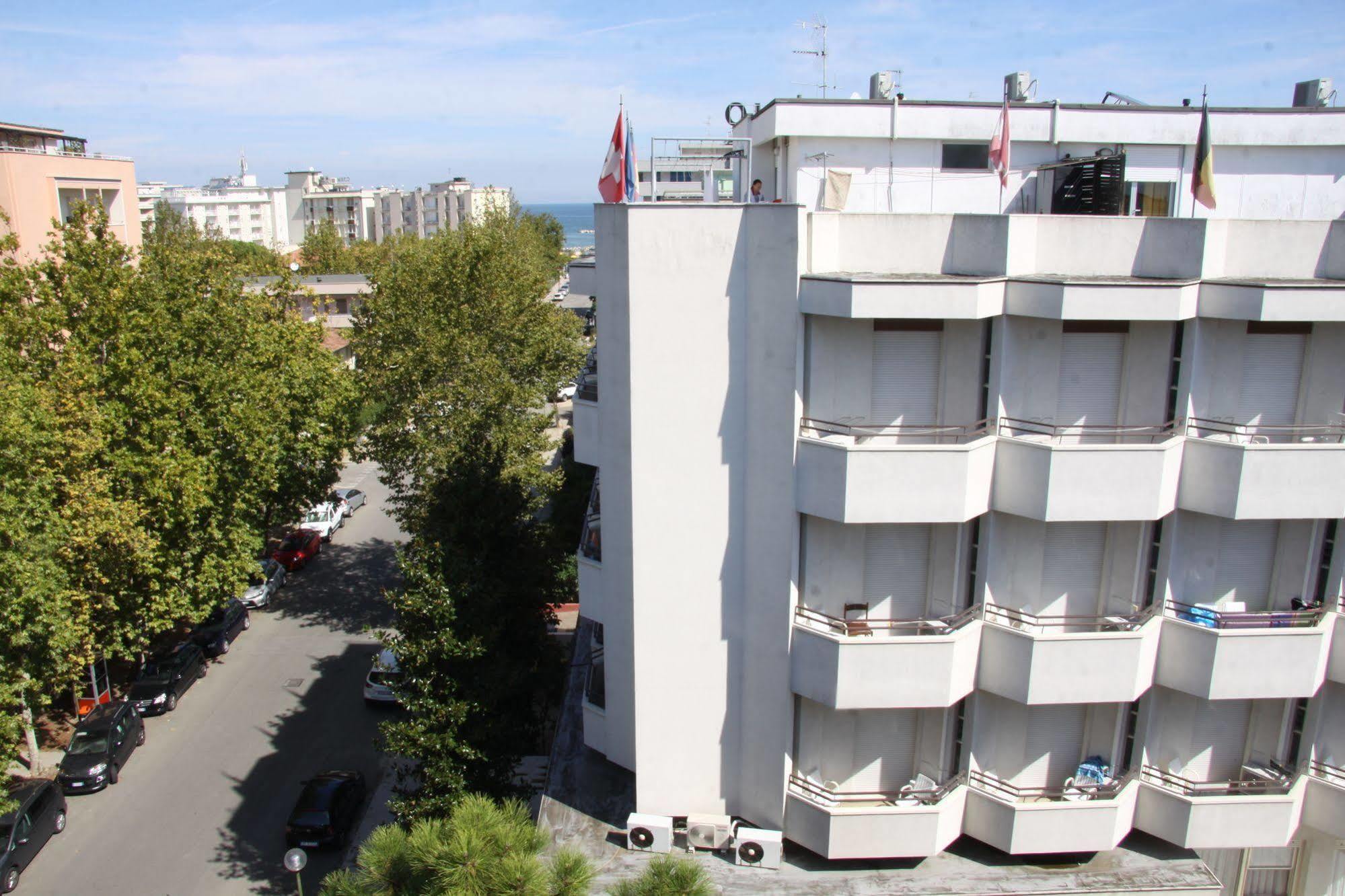 Hotel Tilly Чезенатіко Екстер'єр фото