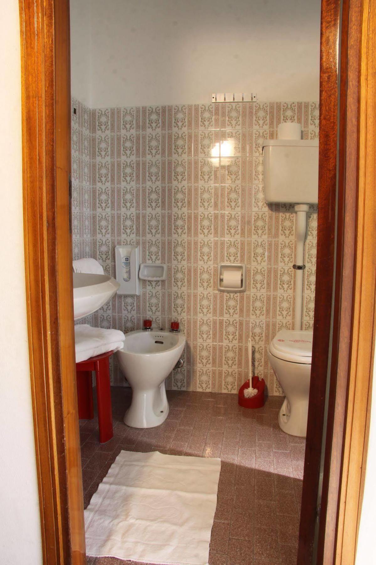 Hotel Tilly Чезенатіко Екстер'єр фото