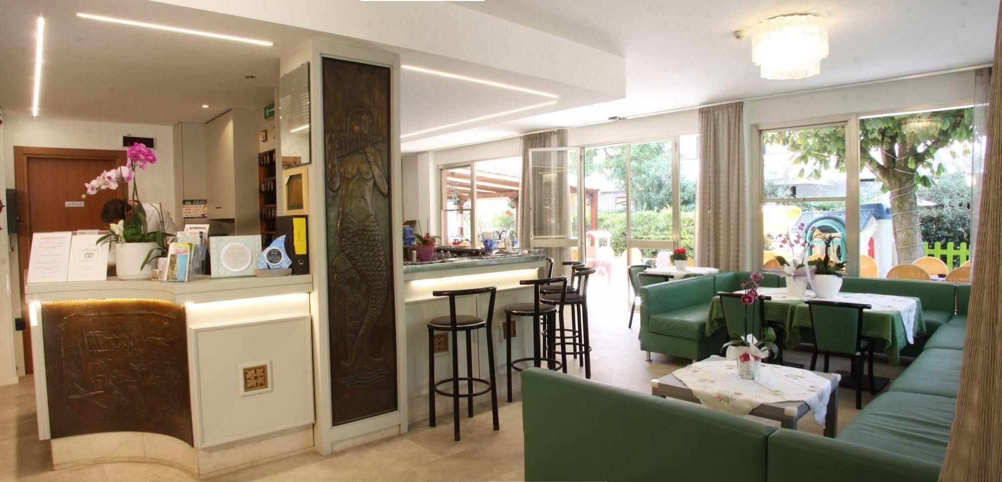 Hotel Tilly Чезенатіко Екстер'єр фото